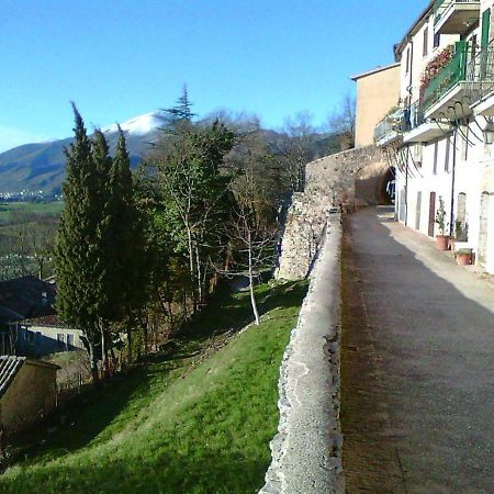 Appartamento Nel Castello Presso Gubbio Fossato di Vico Kültér fotó