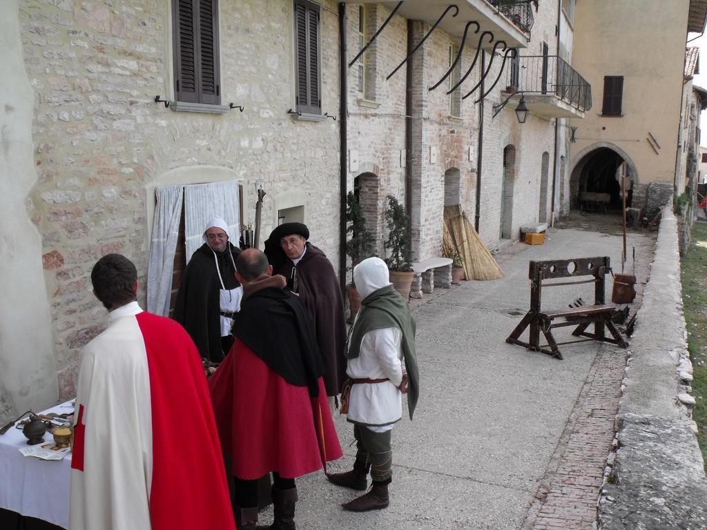 Appartamento Nel Castello Presso Gubbio Fossato di Vico Szoba fotó