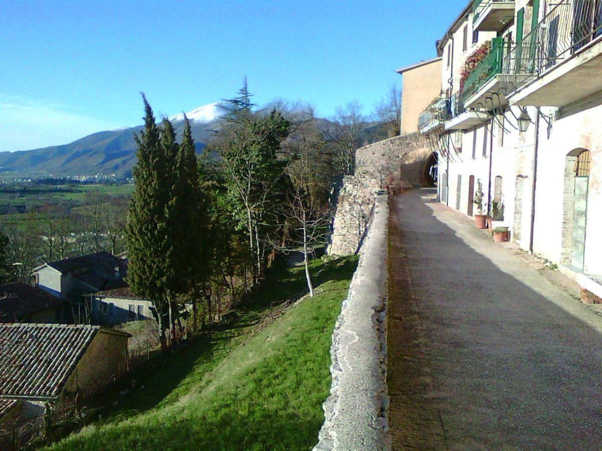Appartamento Nel Castello Presso Gubbio Fossato di Vico Kültér fotó